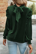Load image into Gallery viewer, Heni Keyhole Velvet Blouse / green
