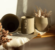 Load image into Gallery viewer, Craftlore Paper Mache Vase 1-2292
