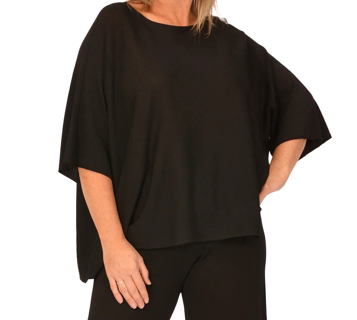 BLACK LIGHTWEIGHT KNIT TOP