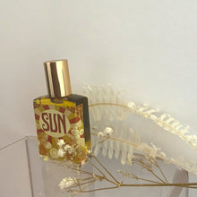 Load image into Gallery viewer, Wonderlust Botanicals Essential Oil Perfume - Sun Oil
