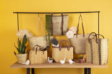 Load image into Gallery viewer, Straw Market Shoulder Bag
